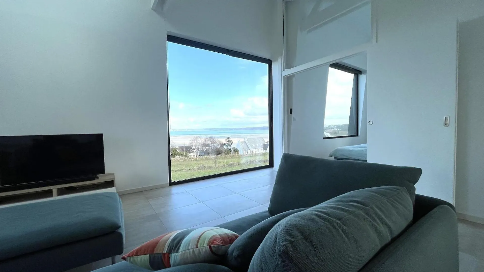 לוקווירק Villa With Superb Sea View, Beach Access 400 M בית נופש